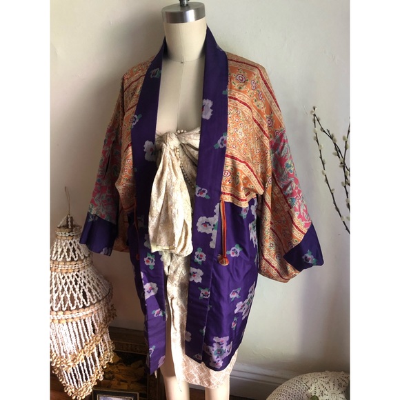 Authentic-Silk-Vintage-Reversible Floral-Kimono - Picture 13 of 16